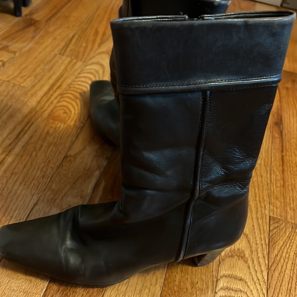 Fine Brazilian Leather Boots with Classic Stitching | Inside zippers | 7.5 B - Picture 3 of 8
